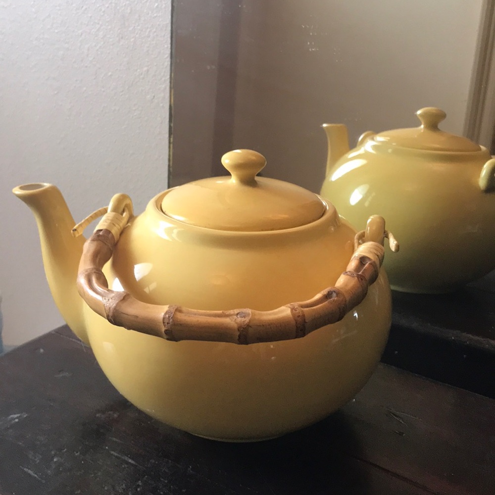 Pottery barn teapot bamboo handle, yellow